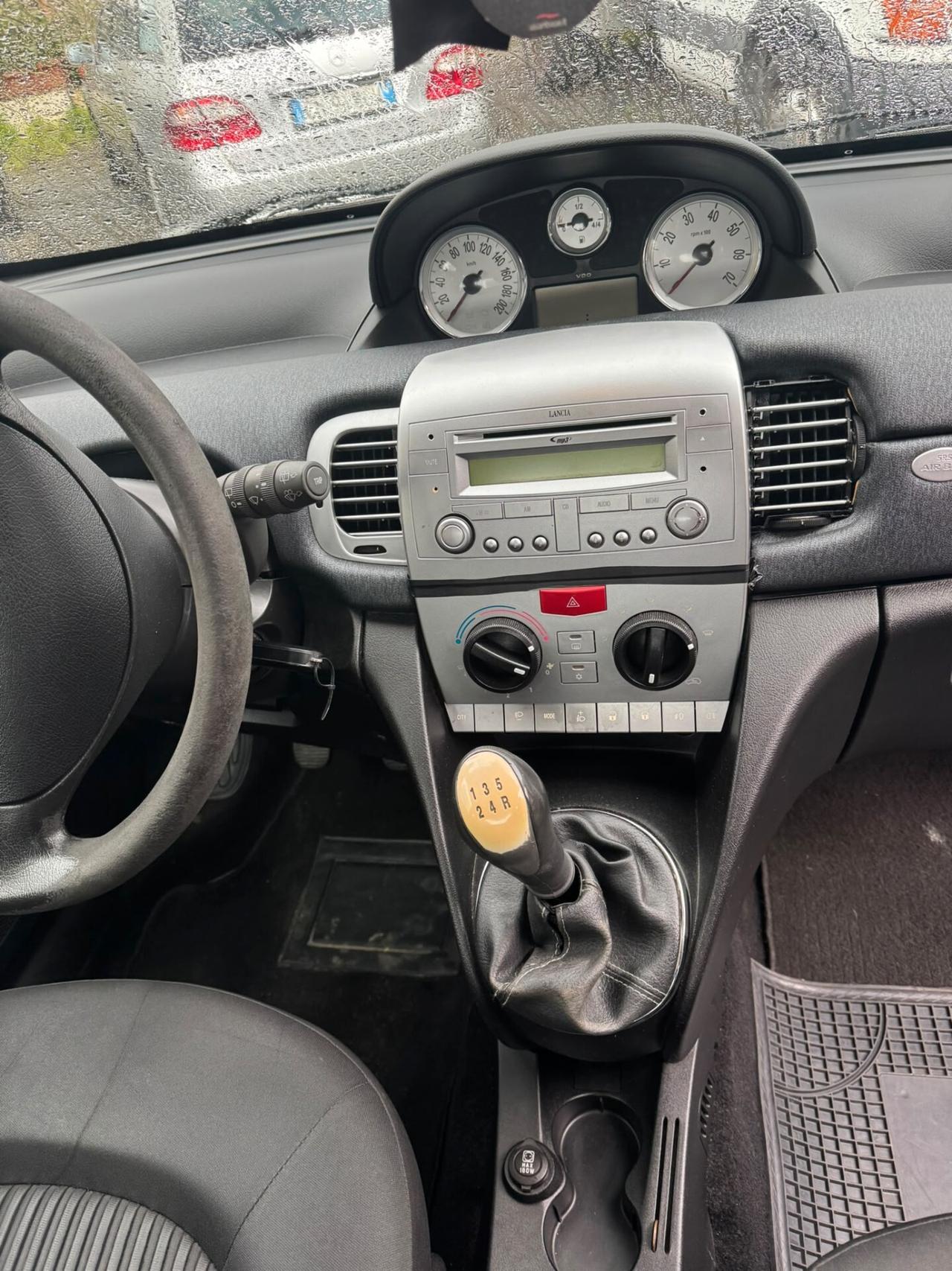 Lancia Ypsilon 1.3 MJT 75 CV Diva