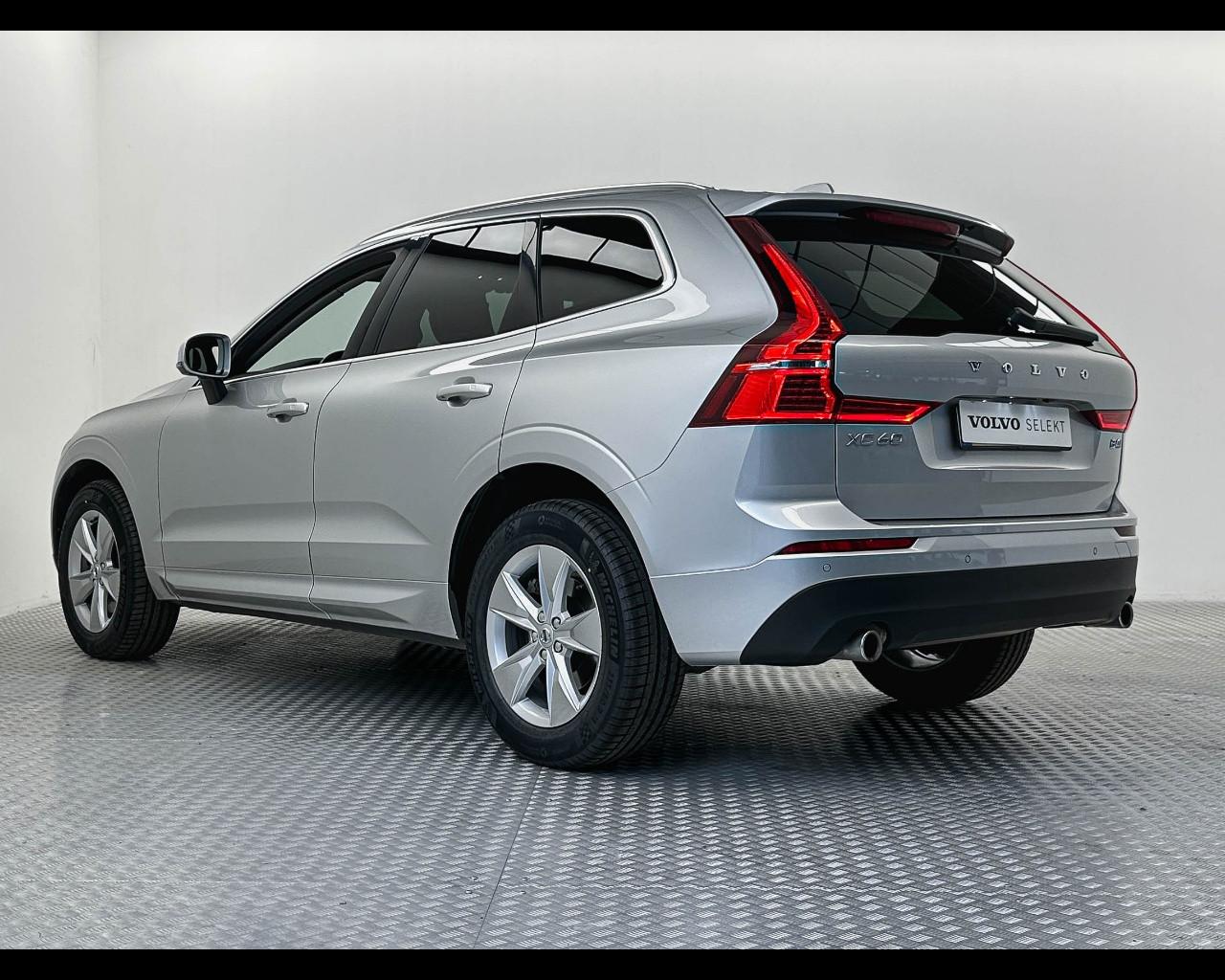 VOLVO XC60 B4 (d) AWD Geartronic Momentum Pro