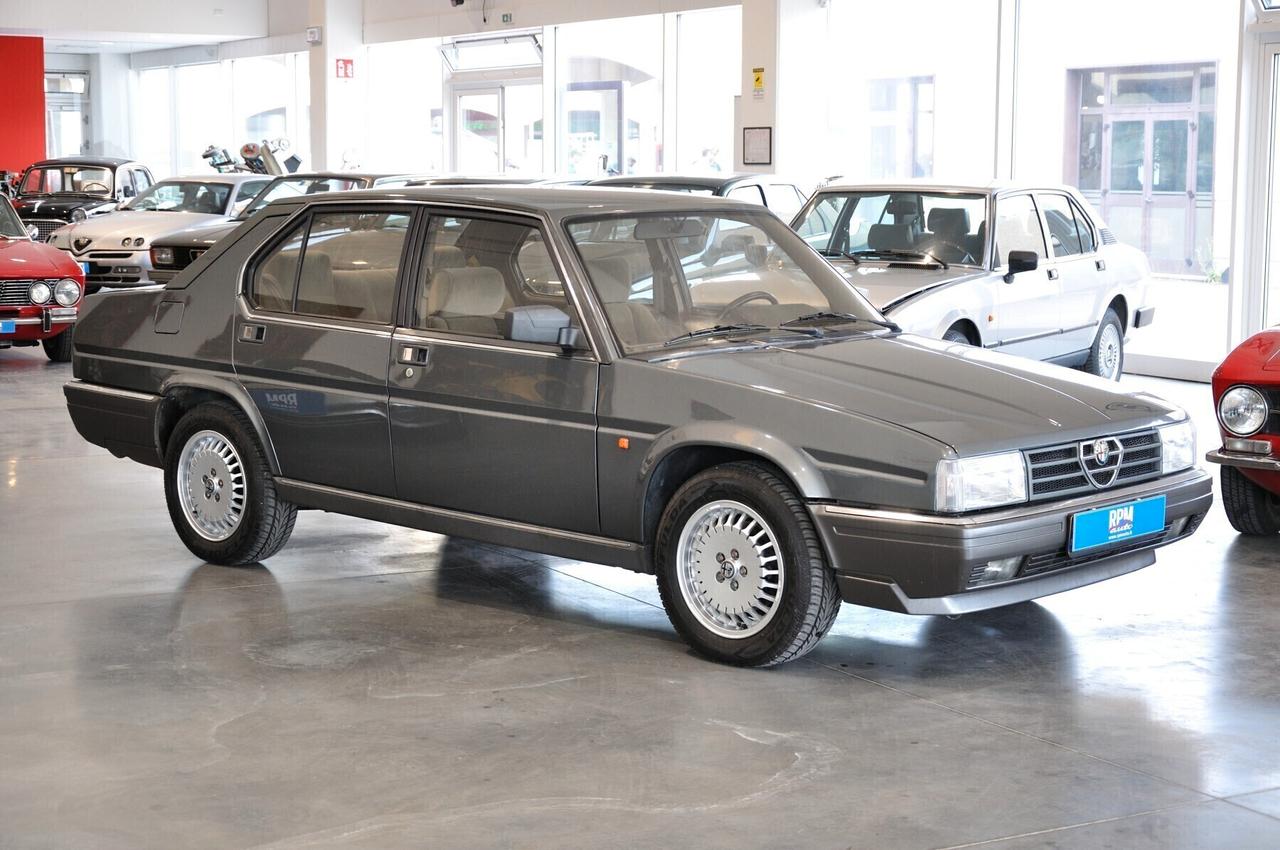 Alfa Romeo 90 2.5i V6 Quadrif. Oro, Clima, quadro digitale