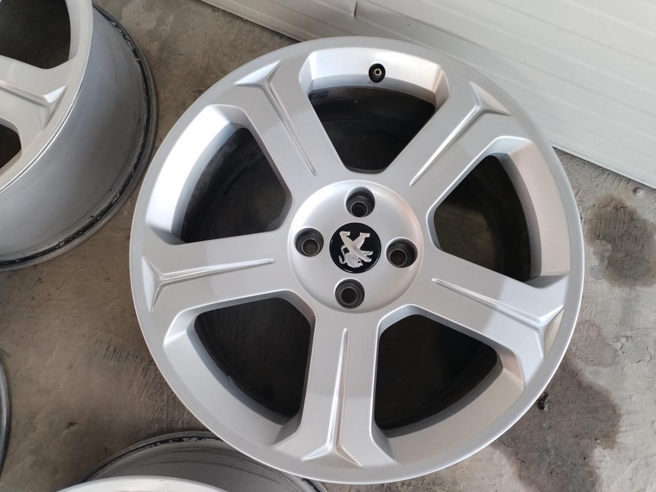 Cerchi da 18 Peugeot Citroen - Ripristinati Come Nuovi
