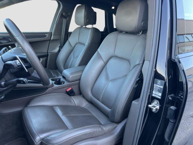 PORSCHE Macan Macan 2.0