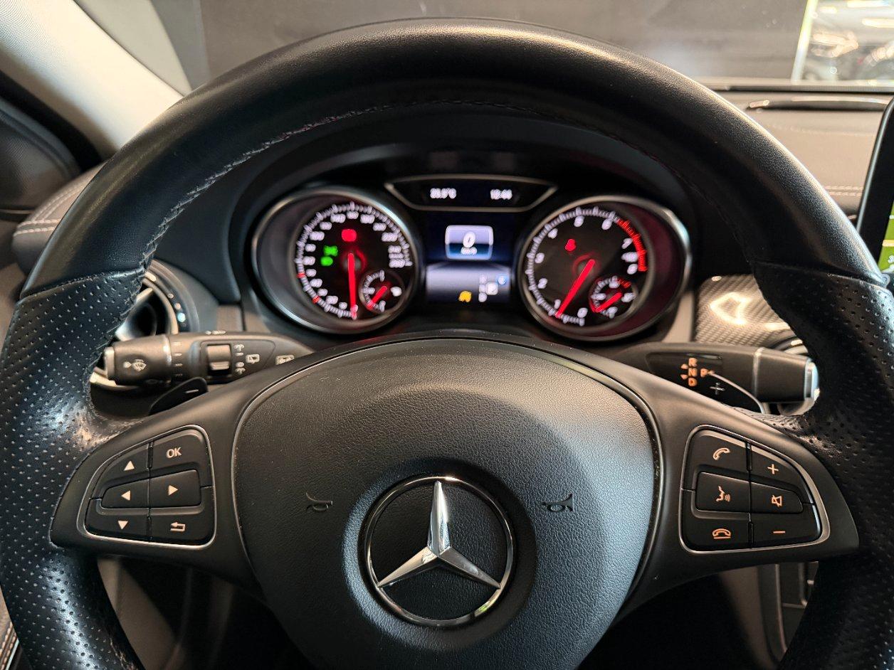 Mercedes GLA 200 Night Edition auto