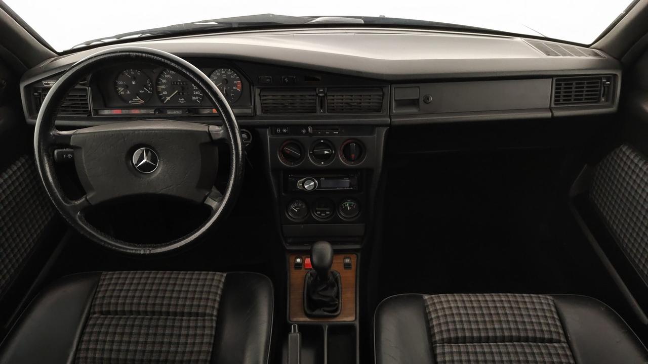 Mercedes-Benz E190 2.3 16V