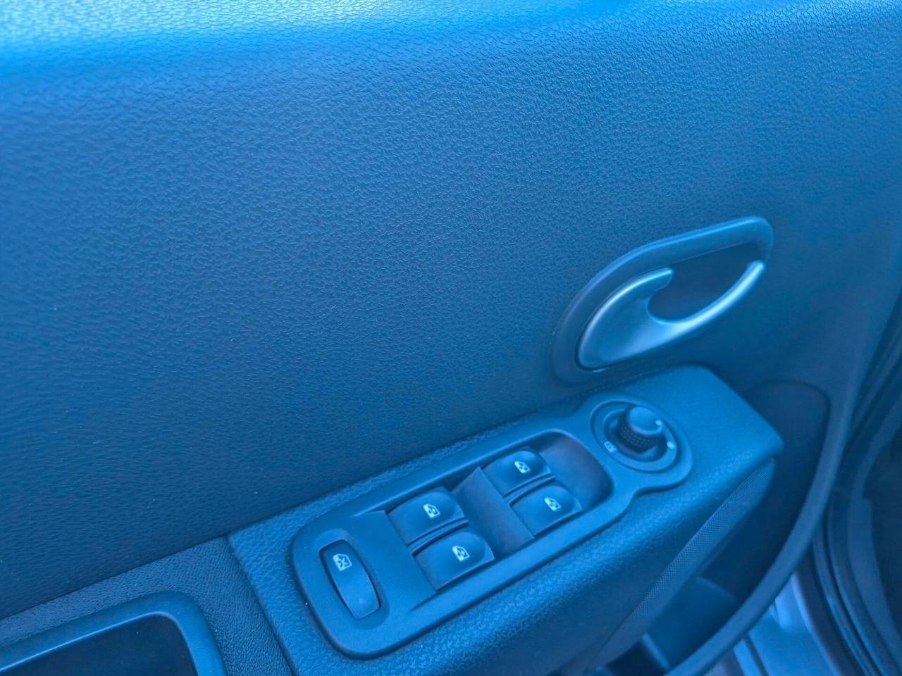 Renault Modus Grand 1.2 16V P-E-R-F-E-T-T-A---