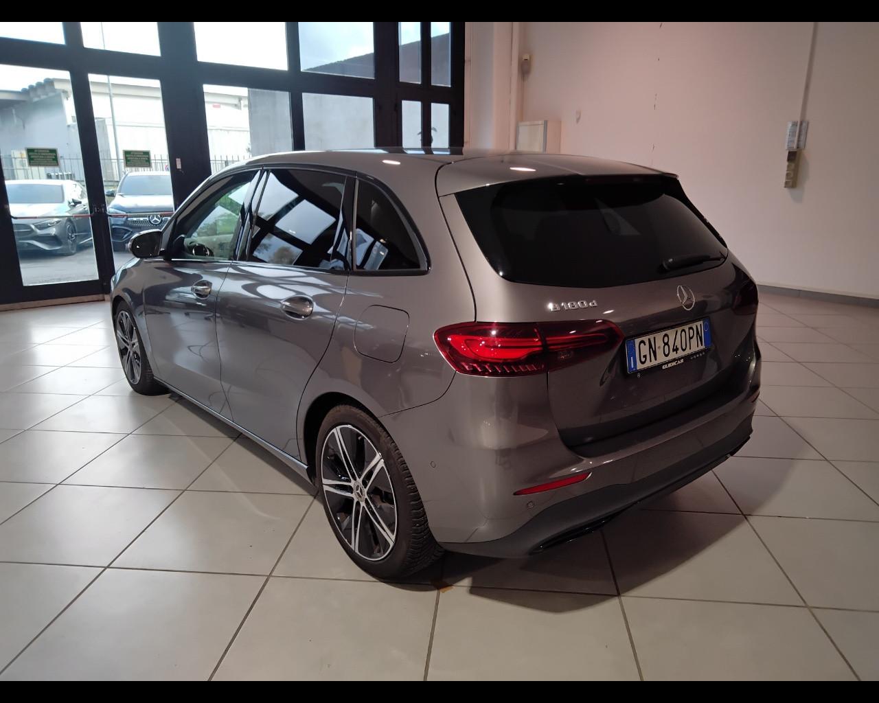Mercedes-Benz Classe B - W247 2023 - B 180 d Progressive Advanced auto