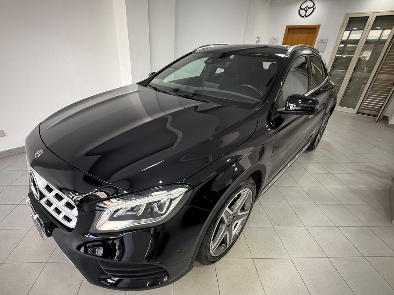 MERCEDES- BENZ GLA 200 D 136CV AMG PREMIUM PLUS 4MATIC