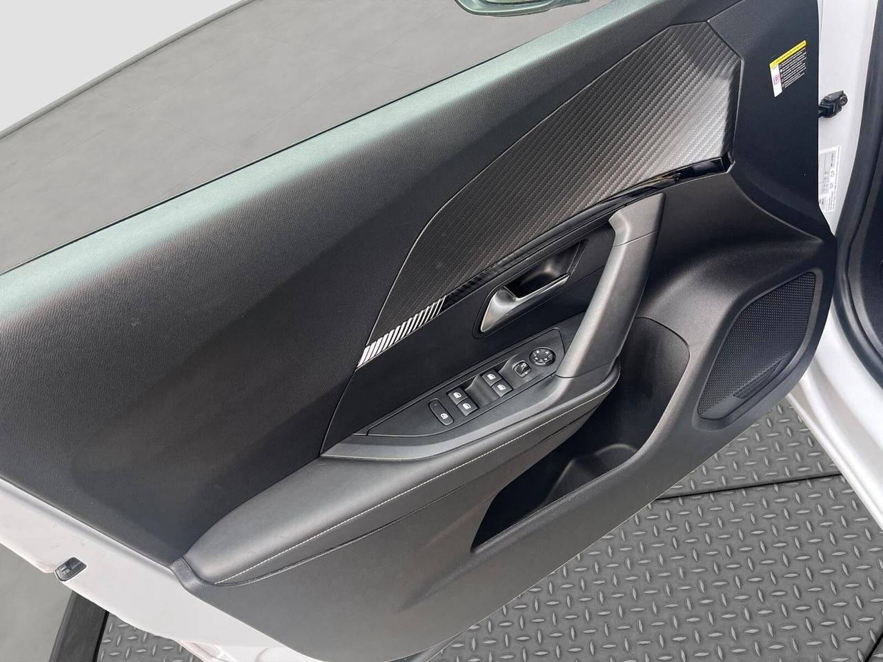 Peugeot 2008 BlueHDi 130 S&S EAT8 Allure 2023