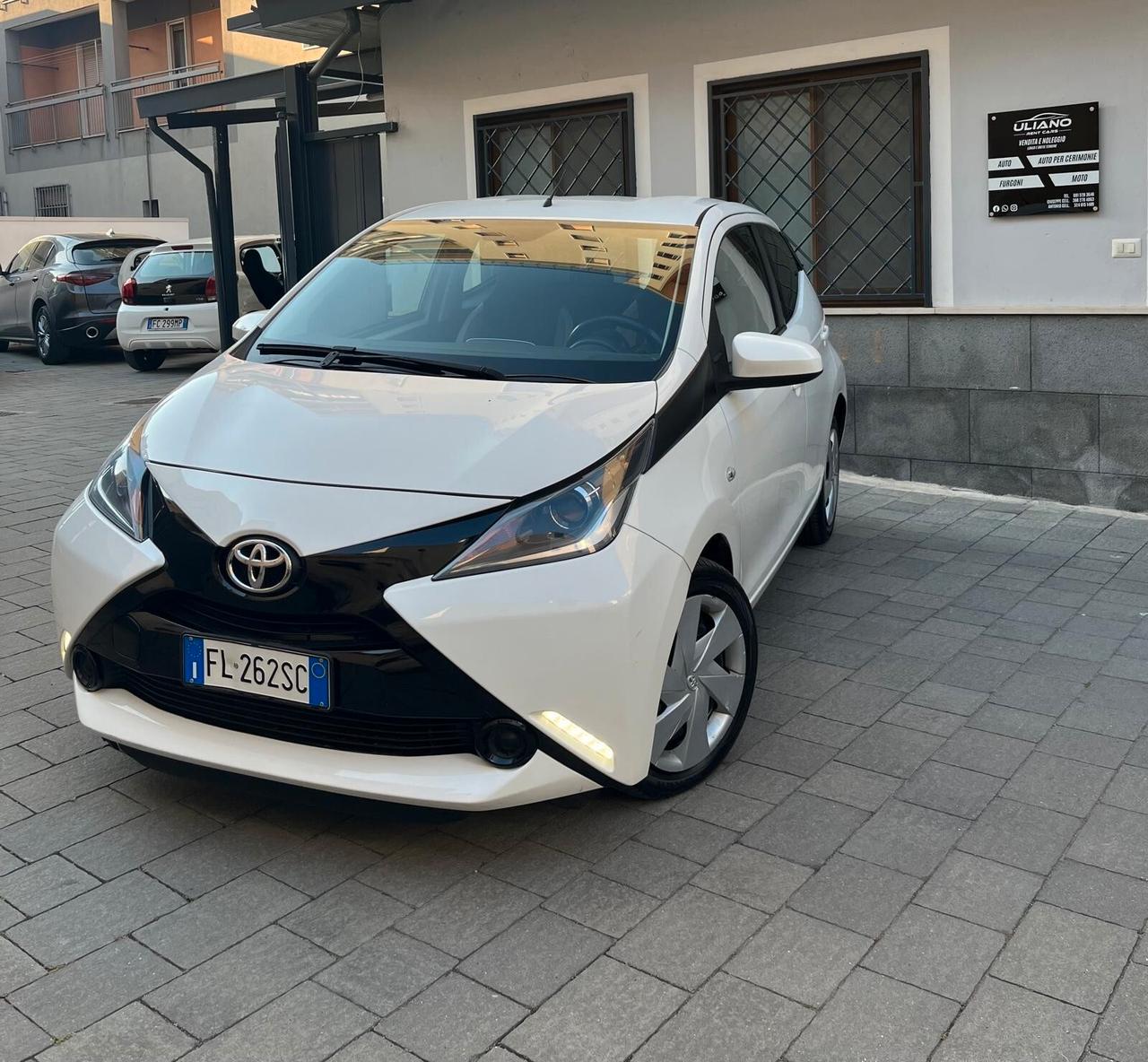 Toyota Aygo 1.0 VVT-i 69 CV x-business automatica