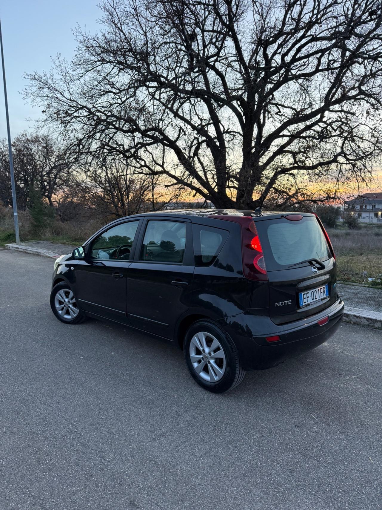 Nissan Note 1.5 dCi 90CV Tekna