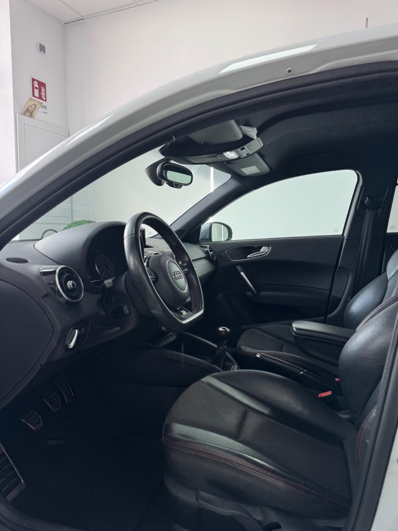Audi A1 S1 2.0 TFSI quattro