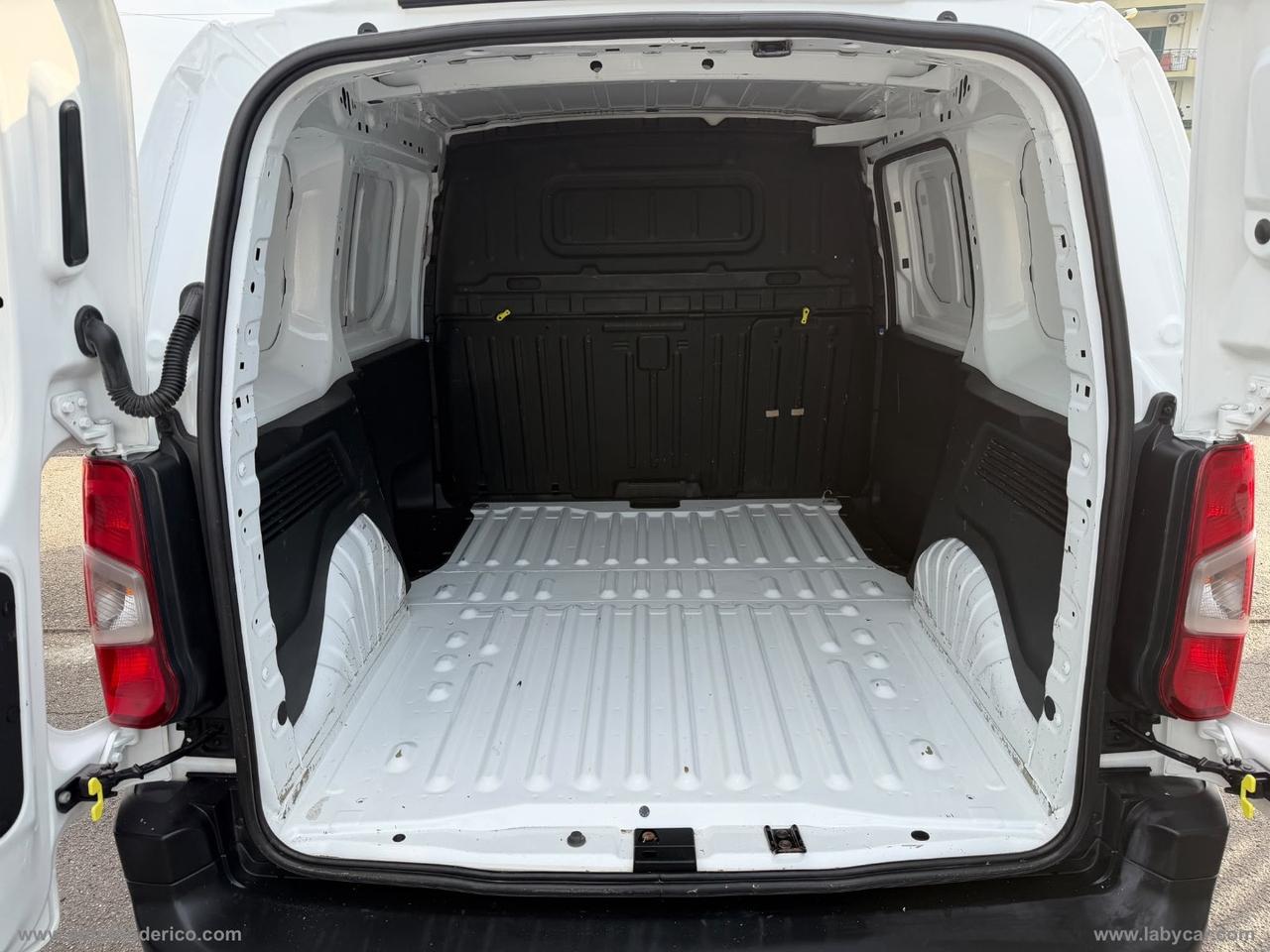 Combo Cargo 1.6 D 100 S&S PC 650kg Ed.