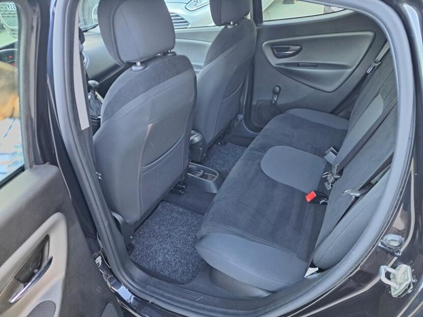 Lancia Ypsilon 0.9 TwinAir AUTOMATICA Km 95.000