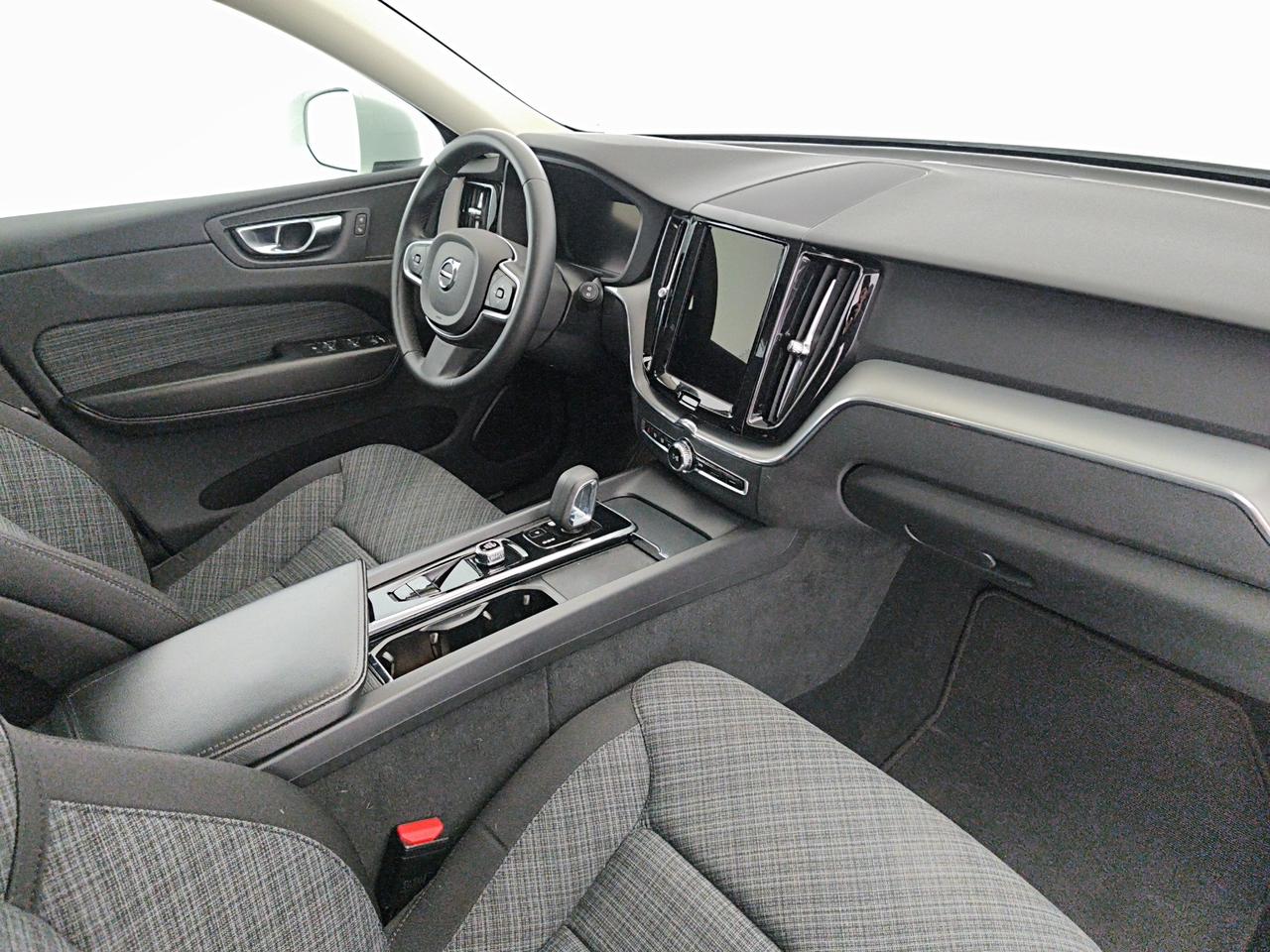 Volvo XC60 2.0 b4 Momentum Pro