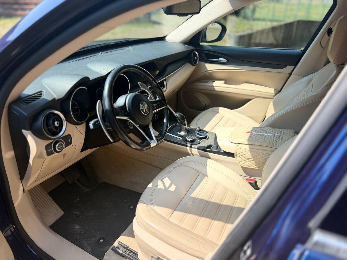 Alfa Romeo Stelvio 2.2 t Business Q4 210cv auto