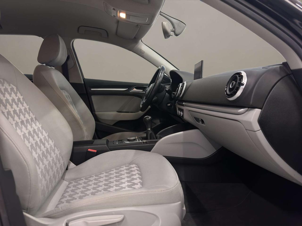 Audi A3 A3 III Sportback 1.6 tdi Ambiente