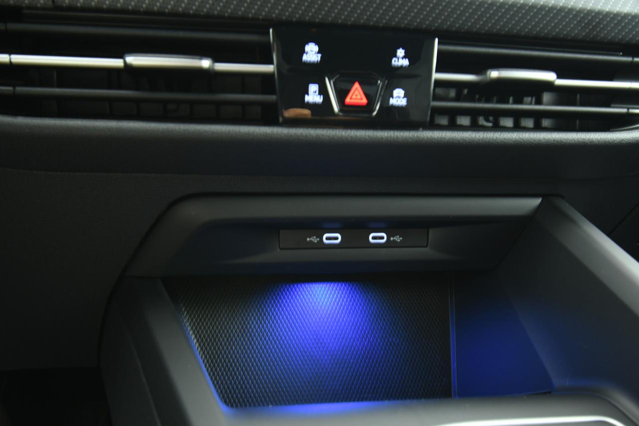 VOLKSWAGEN Golf 1.5 etsi evo R-Line 130cv dsg NEOPATENTATI+ACC+APPLE CARPLAY