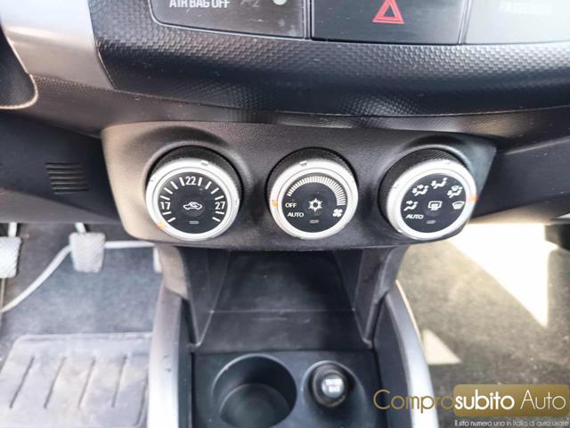 MITSUBISHI Outlander 2.0 DI-D Instyle 7 p.ti DPF