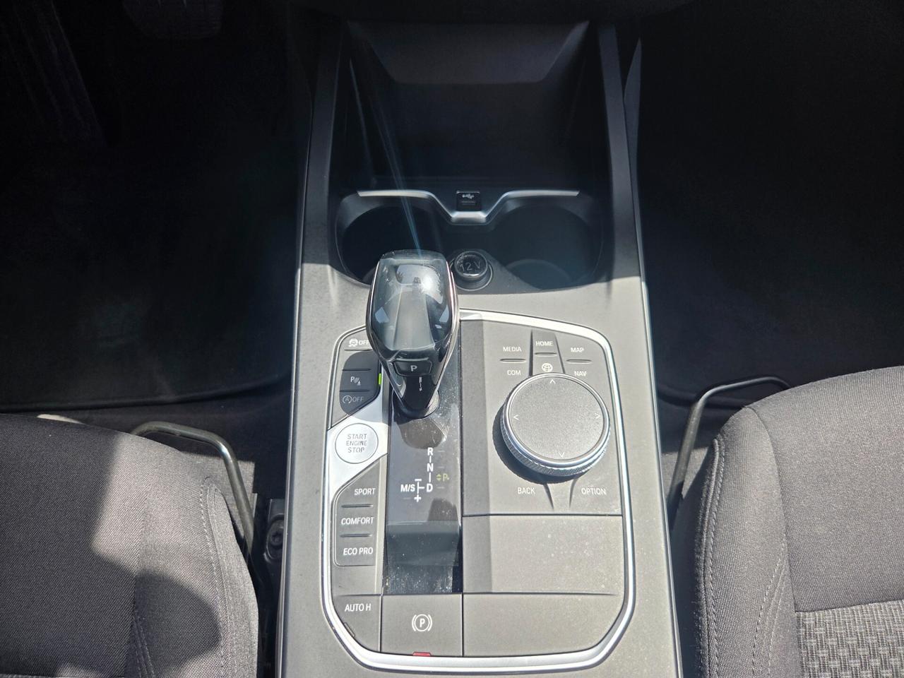 Bmw 1 F40 116d 5p. Business Advantage - 2020 DA VETRINA