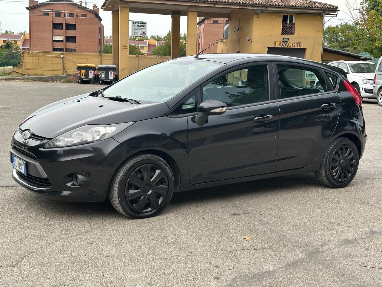 Ford Fiesta 1.4 16V 5p. Bz.- GPL Titanium Bs.