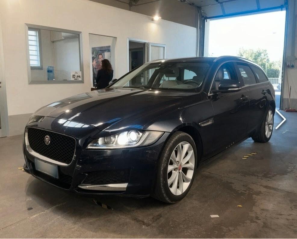 Jaguar XF 2.0 D 180 CV AWD aut. Prestige