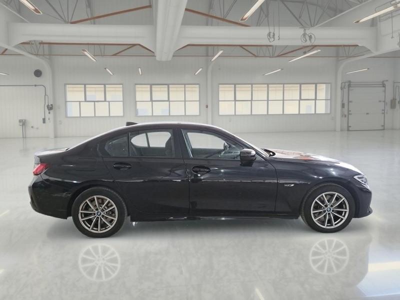 BMW 320 Business Advantage autom. 4 PORTE BERLINA