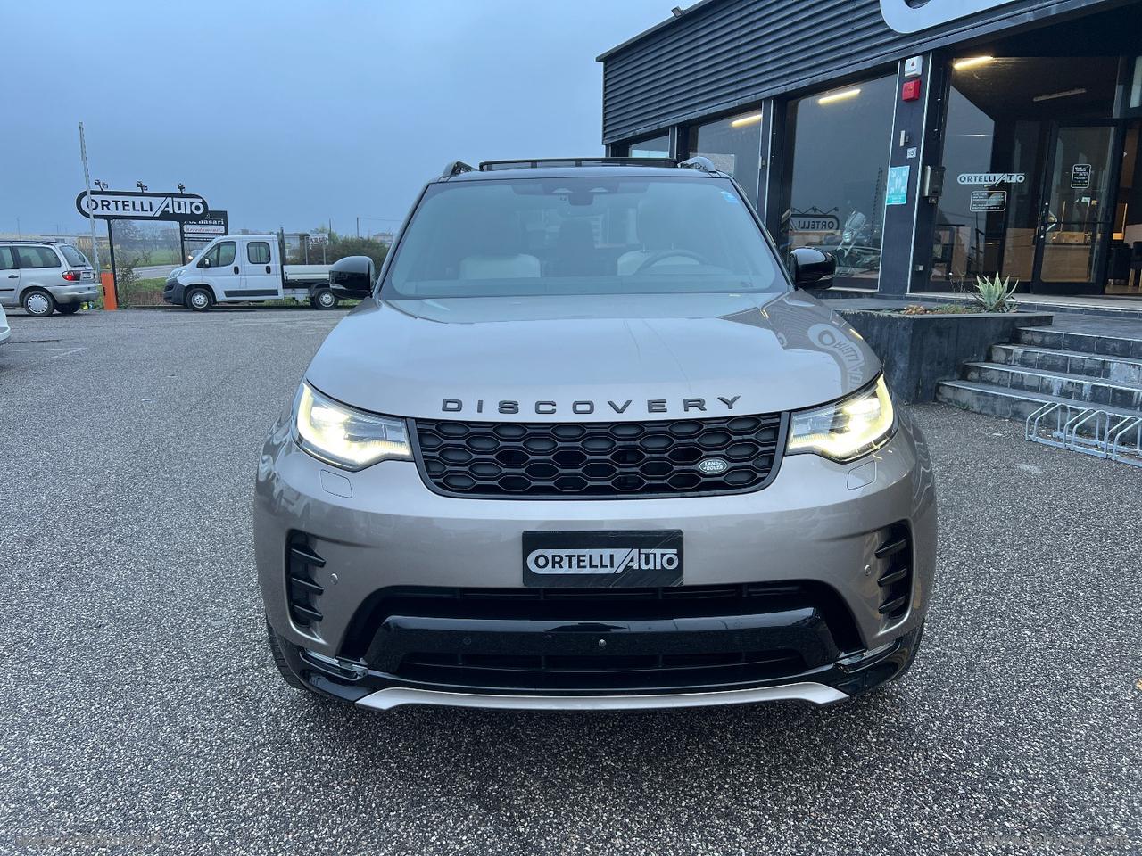 LAND ROVER Discovery 3.0D I6 249CV R-Dyn. SE 7 POSTI