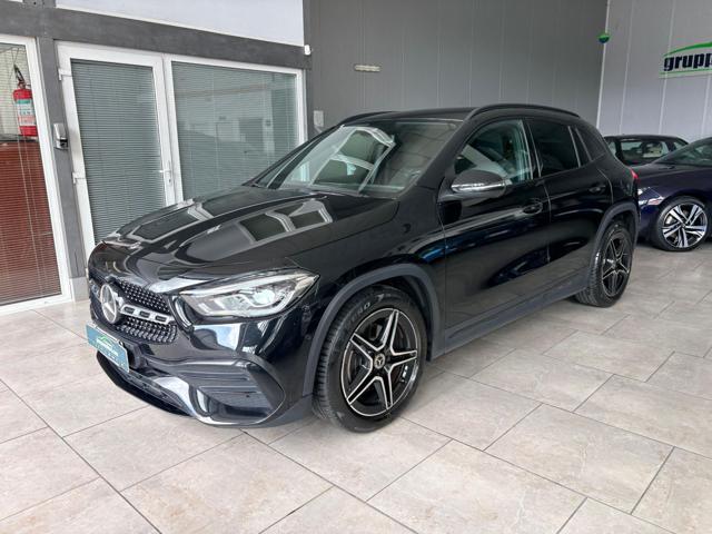 MERCEDES-BENZ GLA 180 d Premium AMG Night Pack AMBIENT * NEOPATENTATI *
