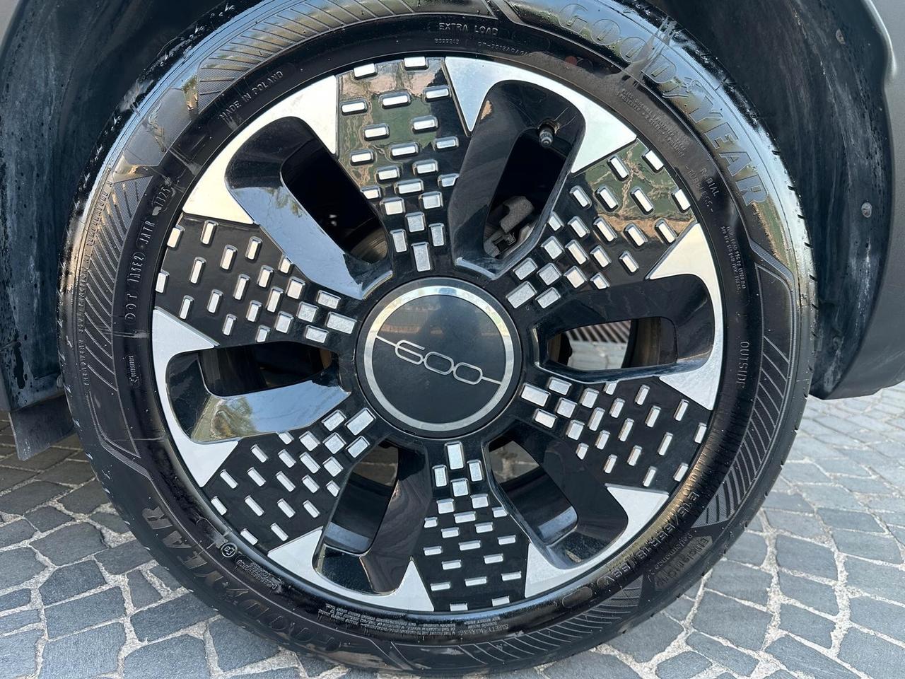 Fiat 600 Hybrid 110 CV DCT MHEV La Prima
