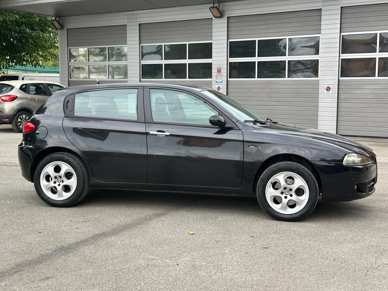 Alfa Romeo 147 1.6 16V TS 5 porte Distinctive Gpl