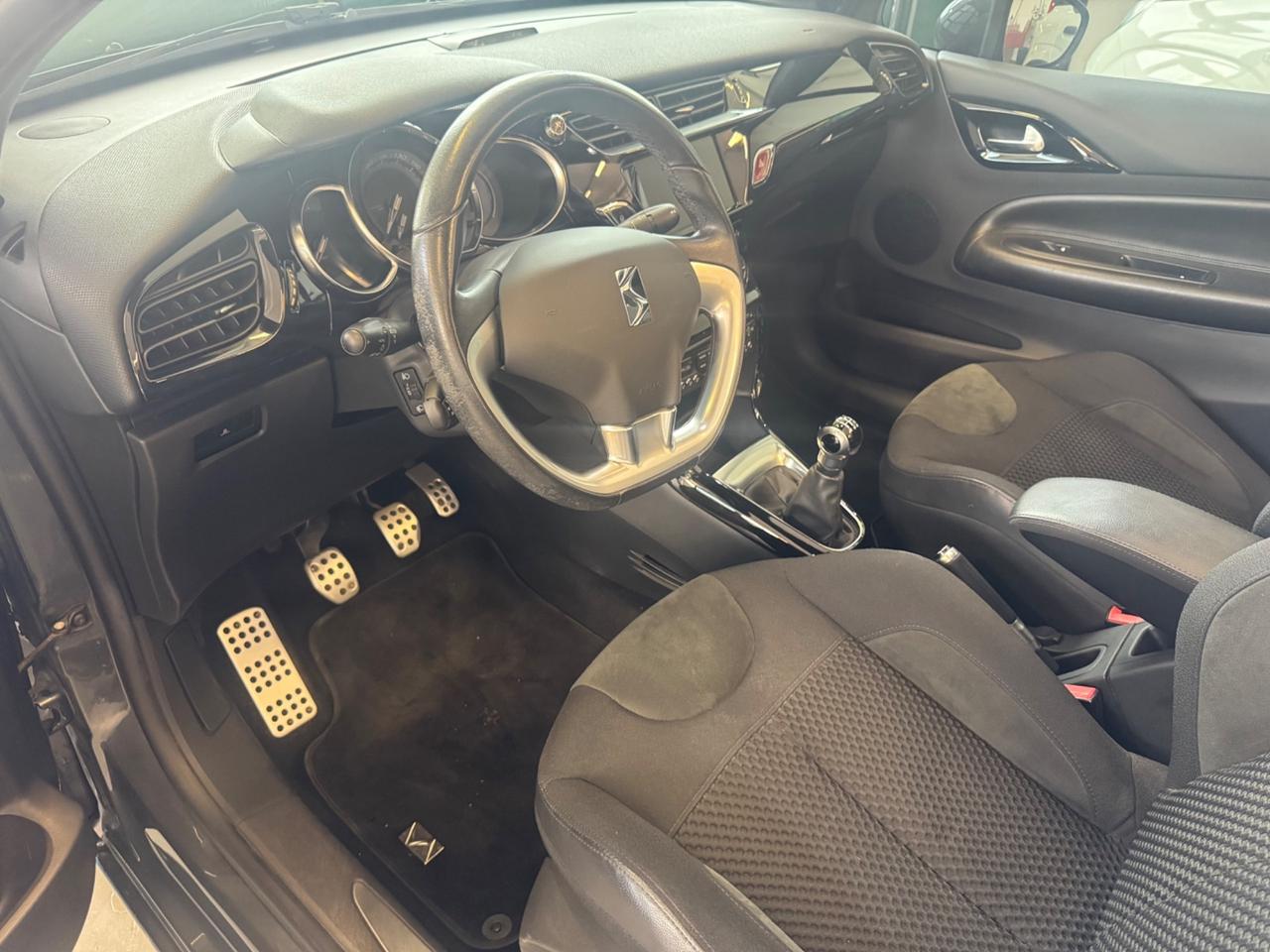 Citroen DS3 CABRIO SO CHIC 1.2 82Cv Benzina