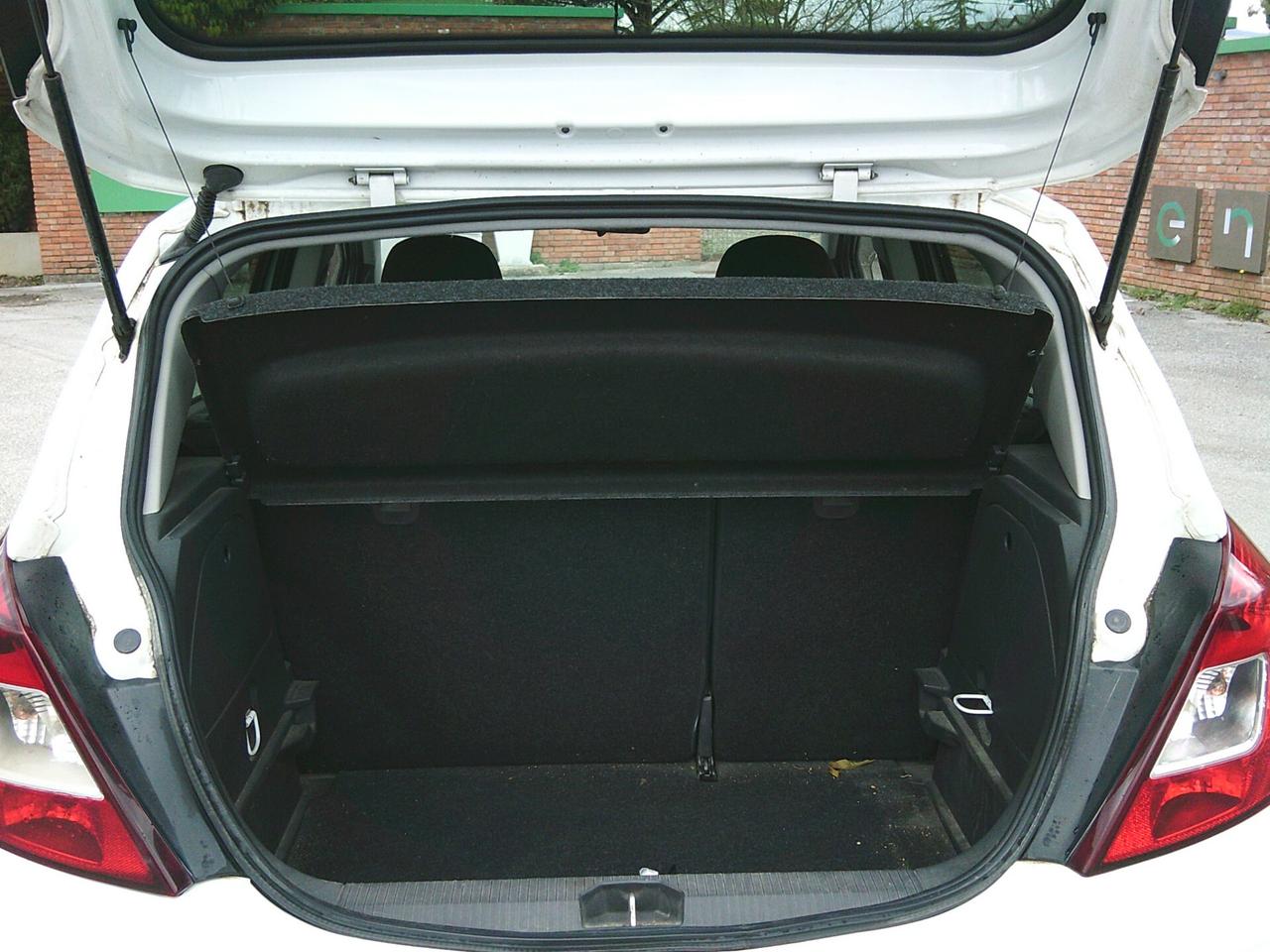 Opel Corsa 1.2 5 porte