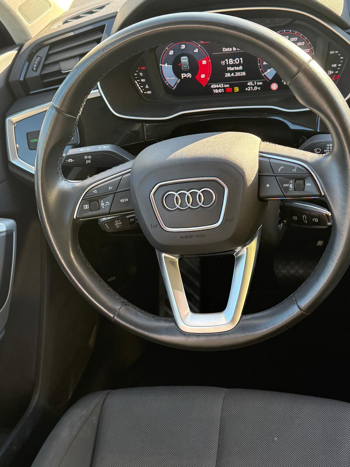 Audi Q3 35 2.0 tdi Business s-tronic