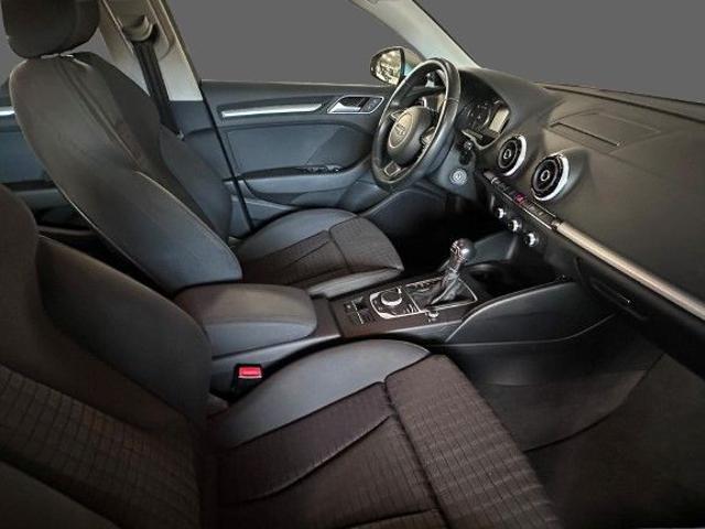 AUDI A3 1.6 TDI S tronic Ambition