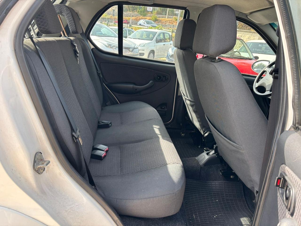 TATA INDICA 1.4 B - 2010 26000 KM!!!