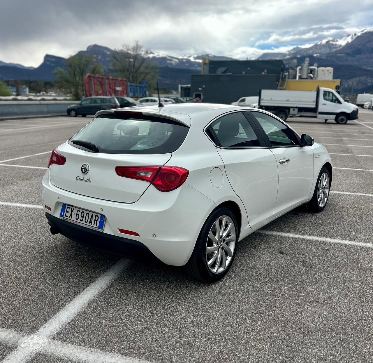 Alfa Romeo Giulietta JTDm-2 Exclusive Sport Pack