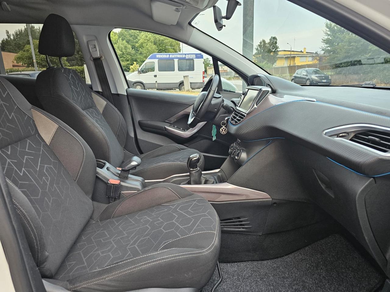 Peugeot 2008 1.4 HDi 68cv Access*Navi*Xeno*Euro5*Neopatentati