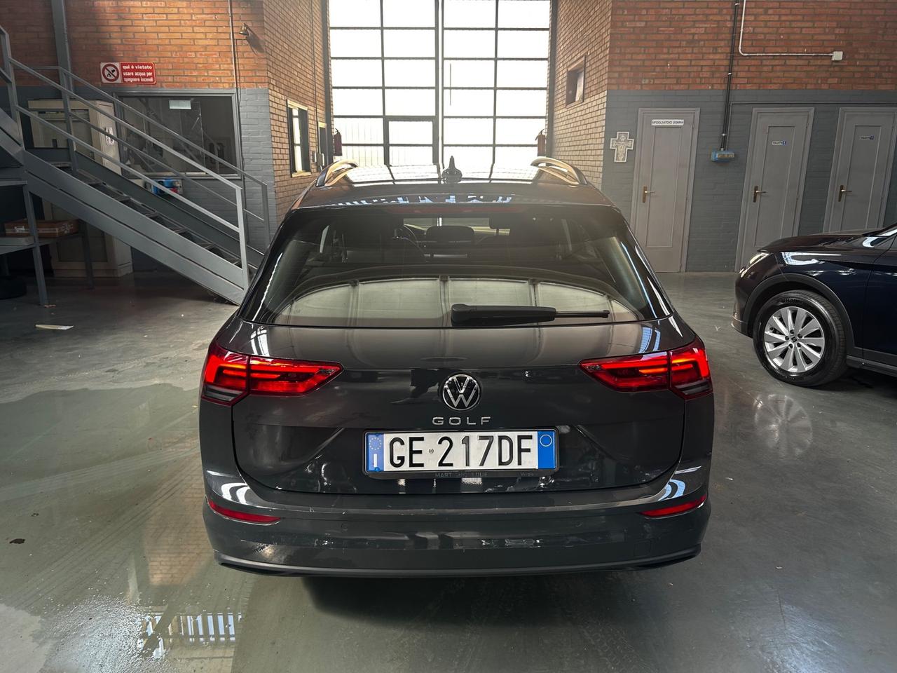 Volkswagen Golf variant 2.0 TDI 115 CV SCR Life Neopatentati