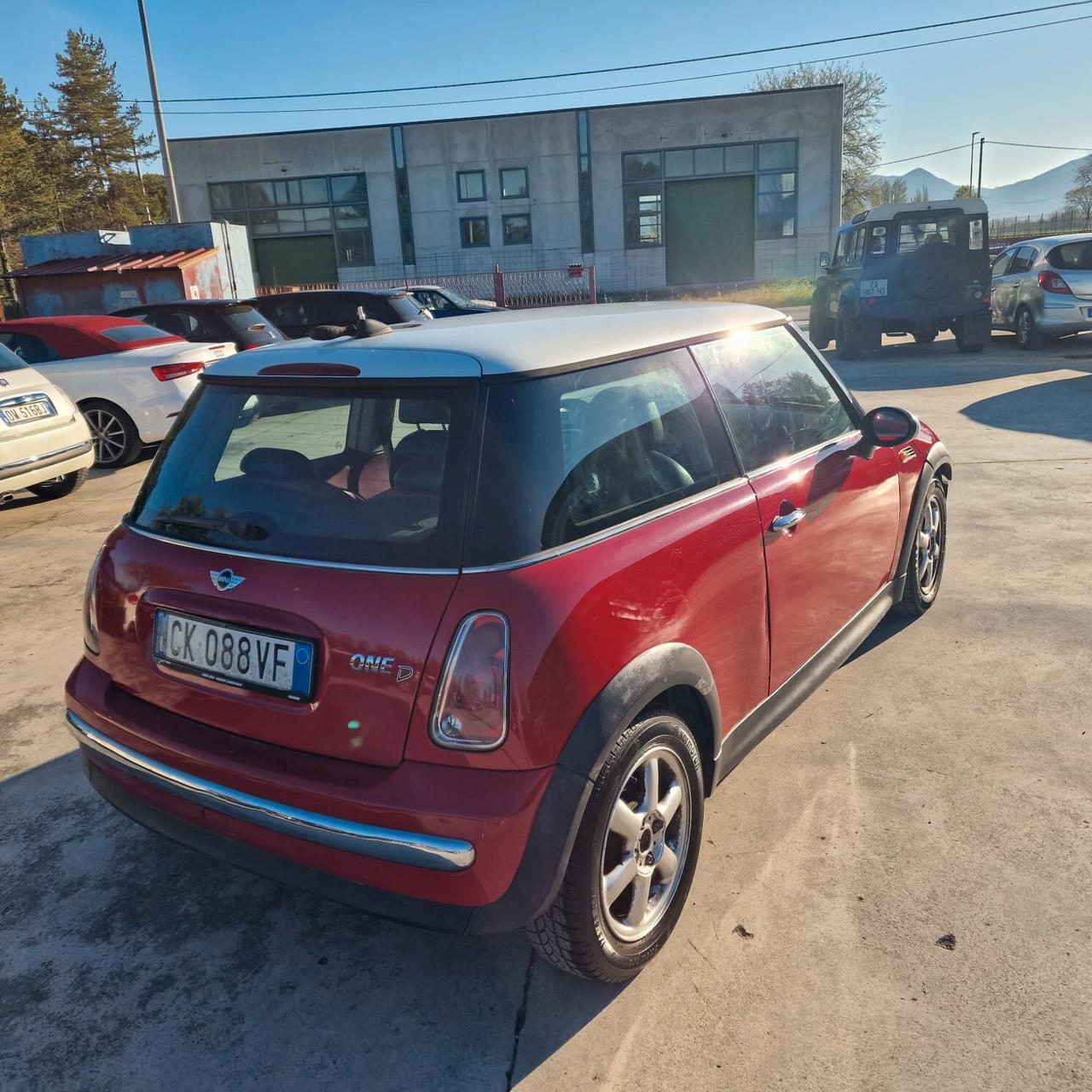 Mini 1.4 tdi One D de luxe ok per neopatentati