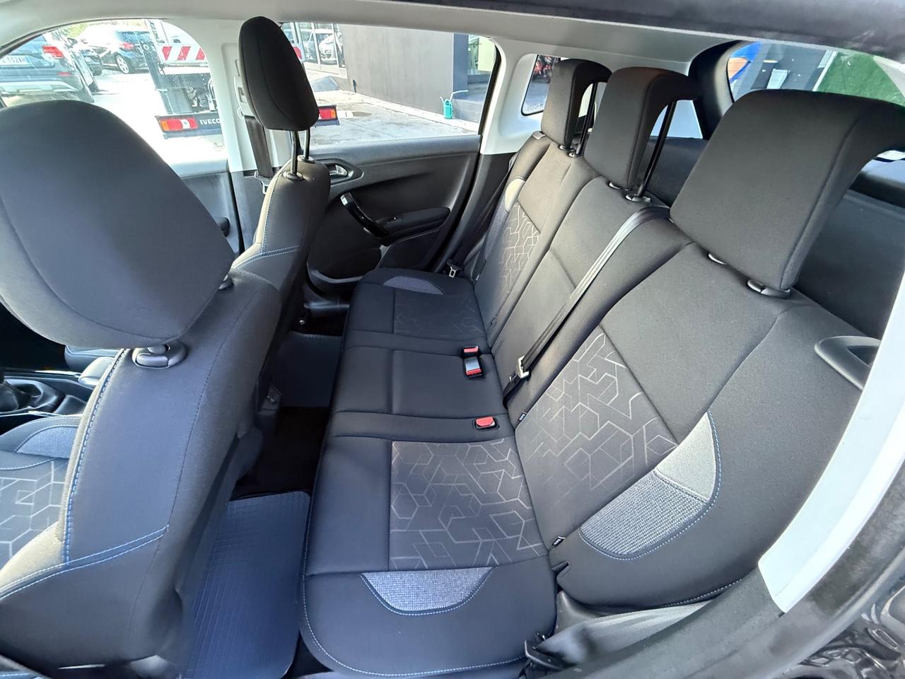 Peugeot 2008 82cv S&S Signature