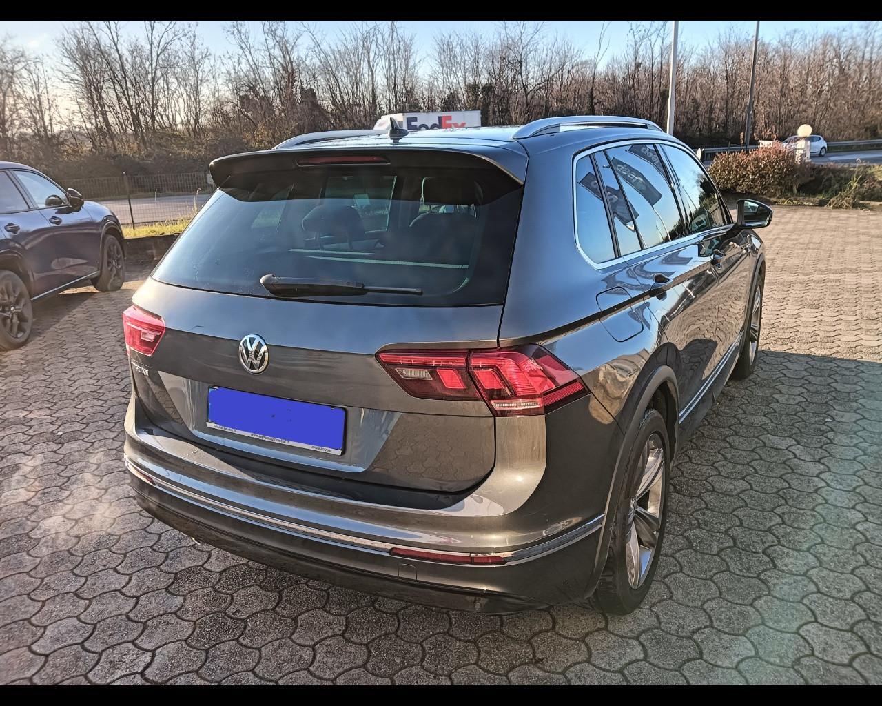 VOLKSWAGEN Tiguan II 2016 - Tiguan 1.5 tsi Advanced R-Line Exterior Pac