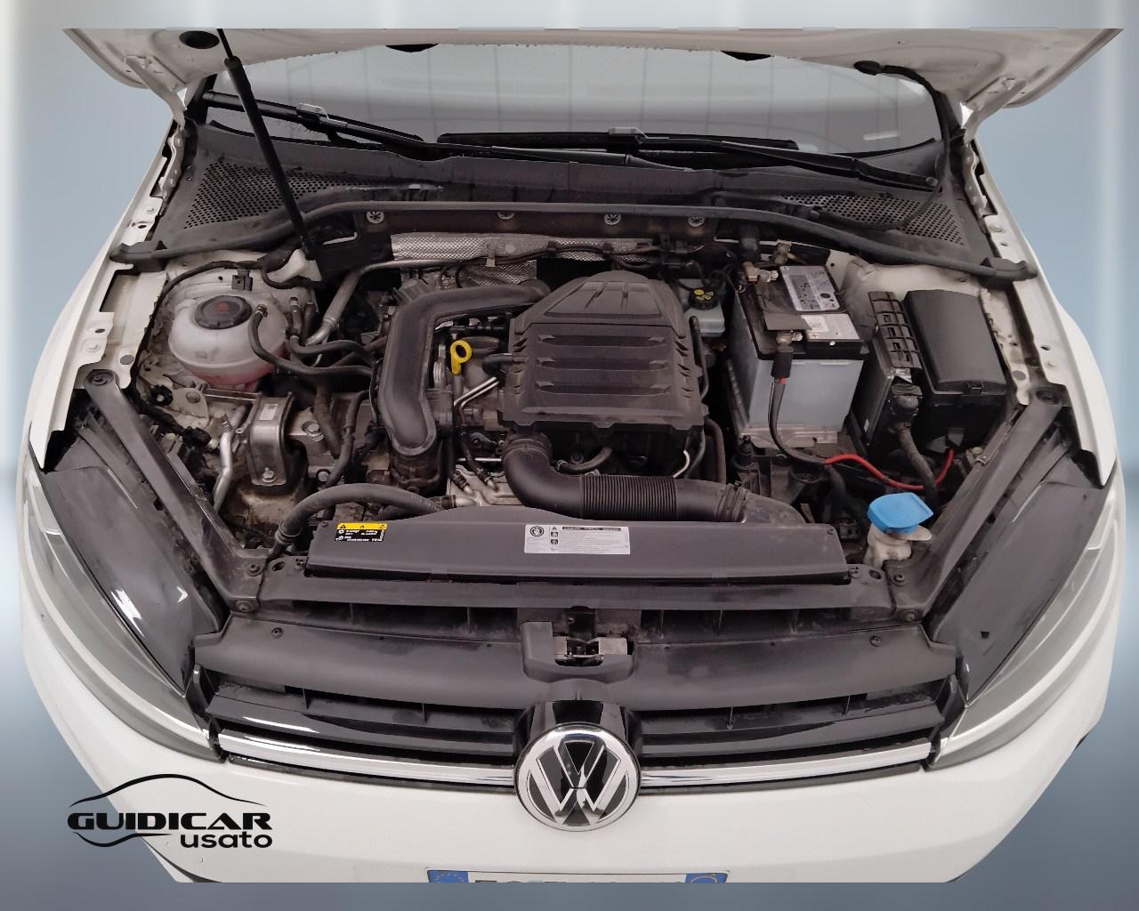 VOLKSWAGEN Golf VII 2017 5p - Golf 5p 1.0 tsi Trendline 85cv
