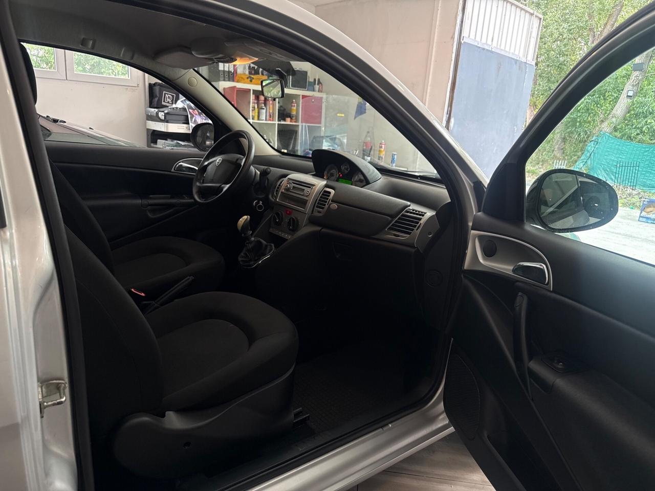 Lancia Ypsilon 1.2 benzina 93.000KM