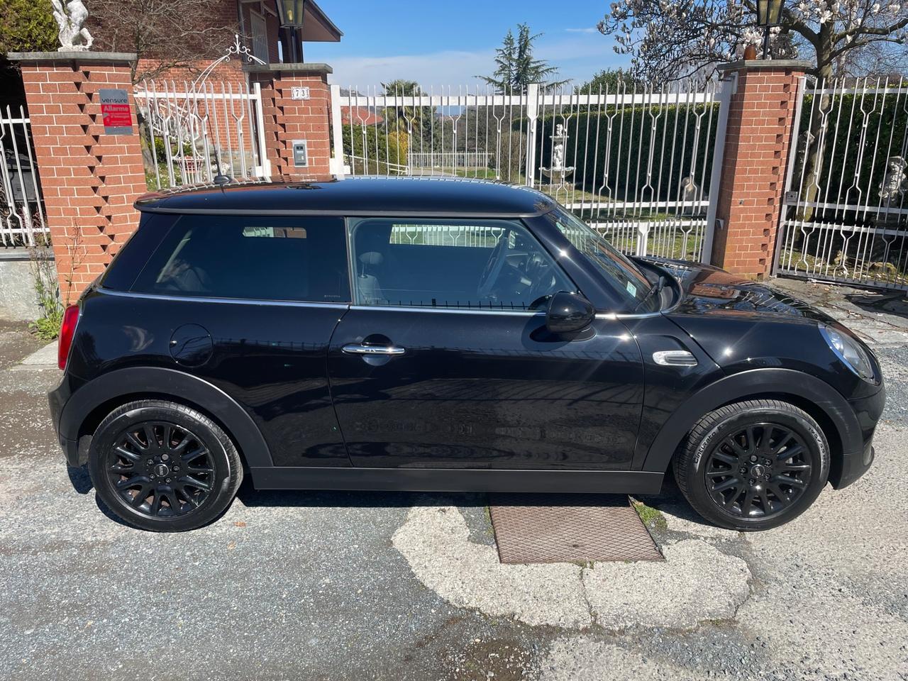 Mini 1.5 Cooper 3 porte Auto, Garantita