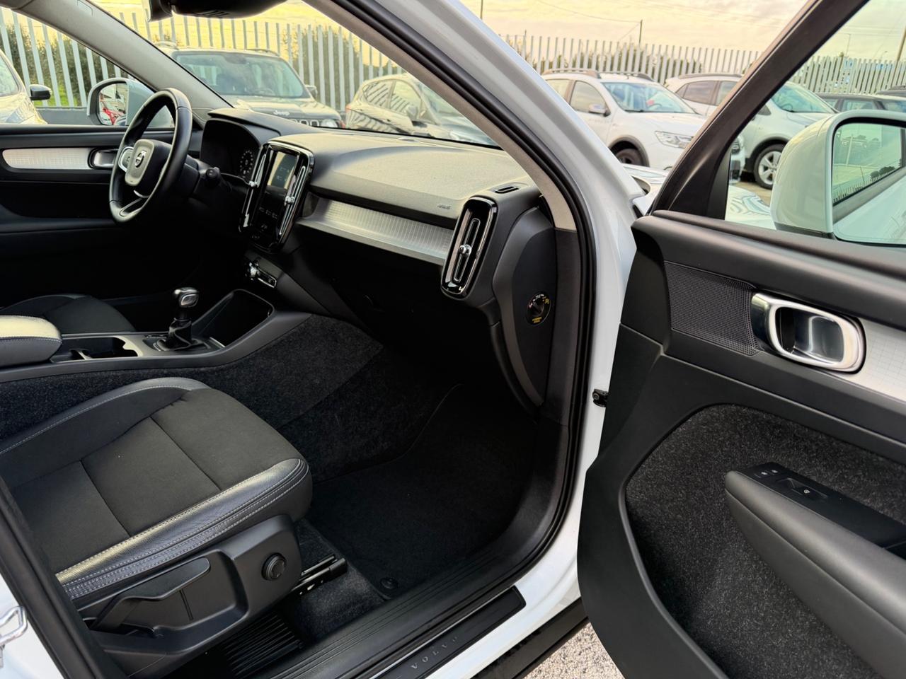 VOLVO XC40 2.0 D3 150CV MANUALE FULL LED MY20