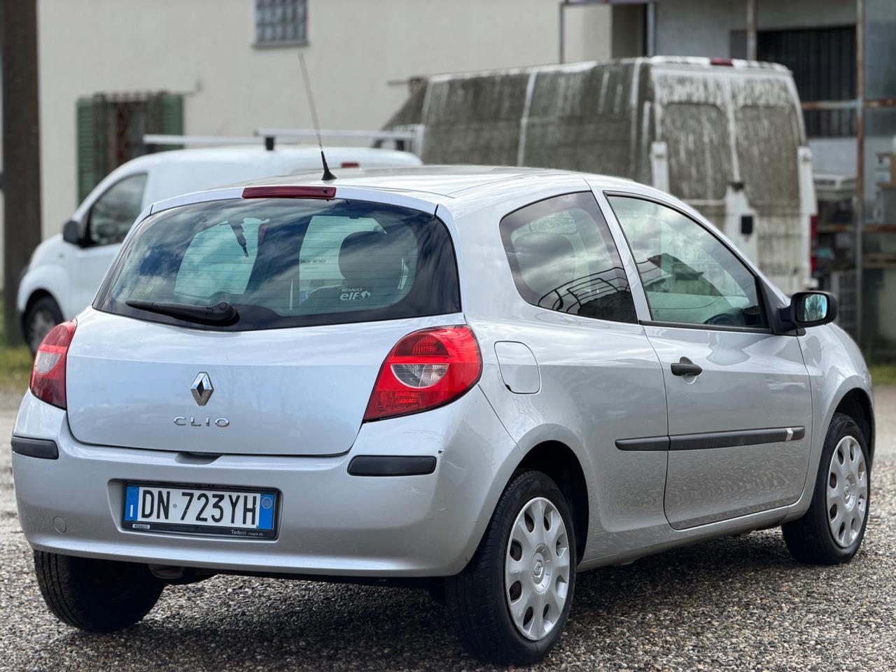 Renault Clio 1.2 16V 3 porte Dynamique