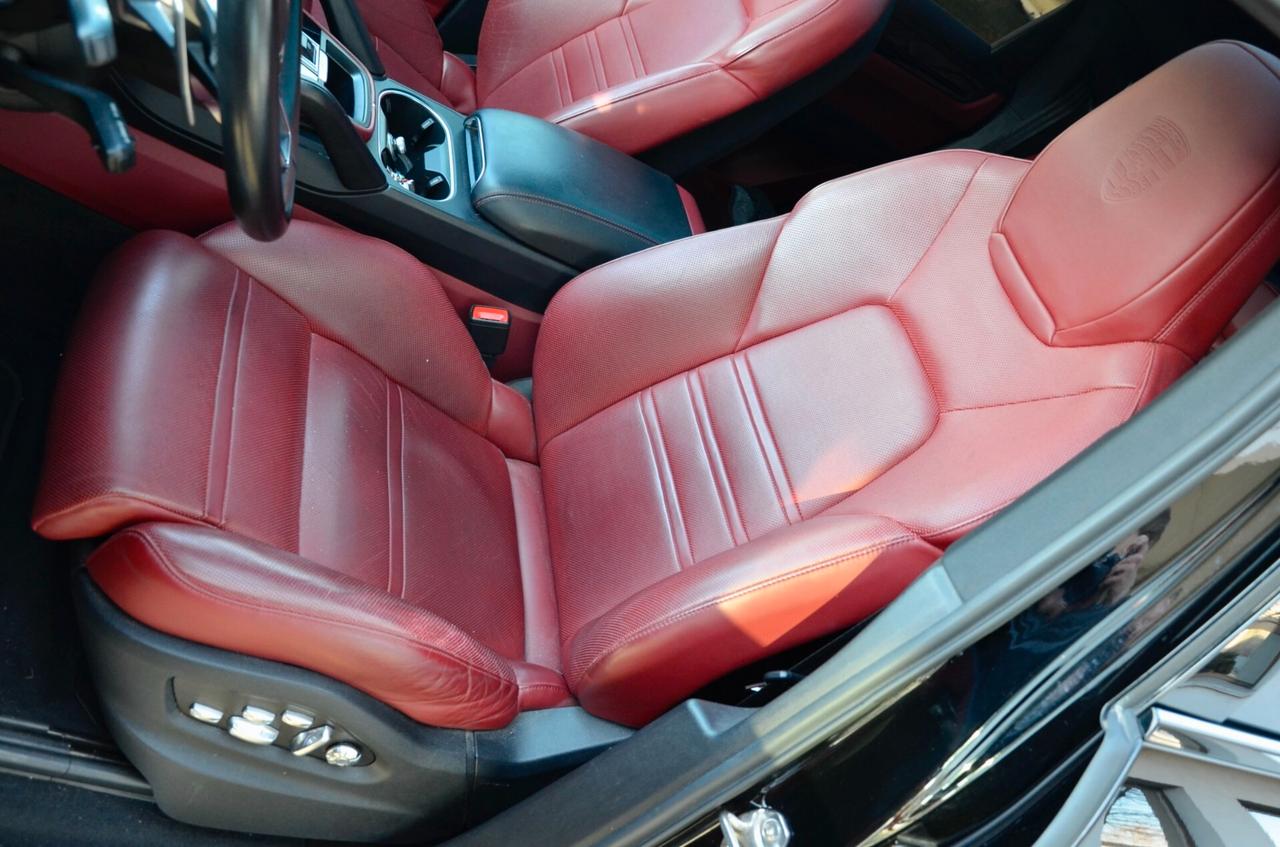 PORSCHE CAYENNE COUPE 3.0 PLUG-IN E-HYBRID 462cv TIPTRONIC, UFF ITALIANA, TETTO, BOSE, SPORT CHRONO, MATRIX, SCARICO, SOSPENSIONI PNEUMATICHE, ROSSO CARTIER, 21", PERMUTE