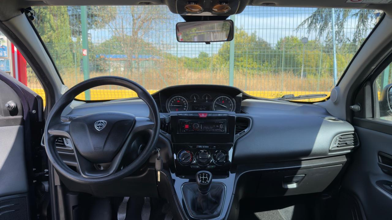 Lancia Ypsilon 1.2 69 CV 5 porte Platinum