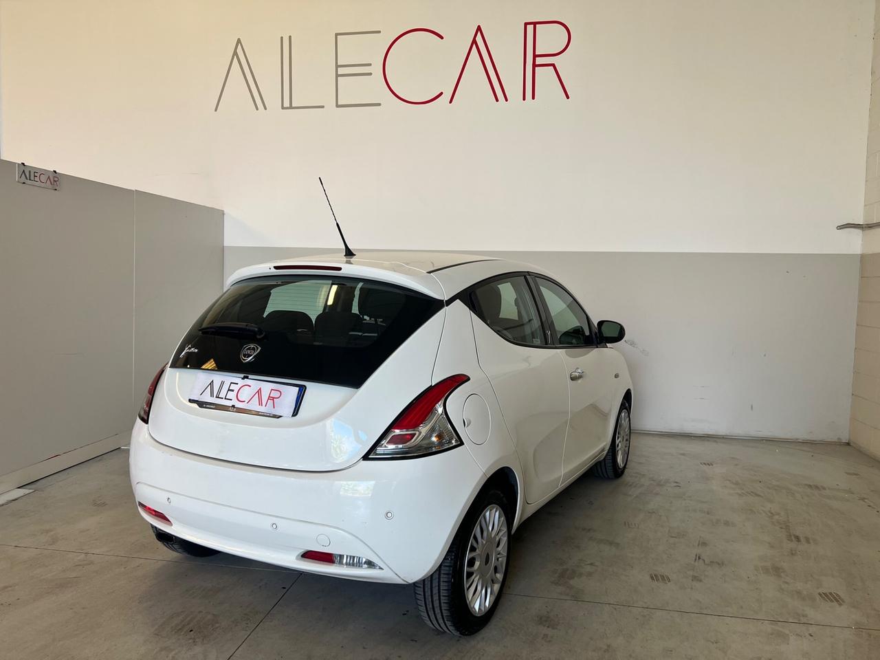 Lancia Ypsilon 1.2 69 CV 5 porte Gold