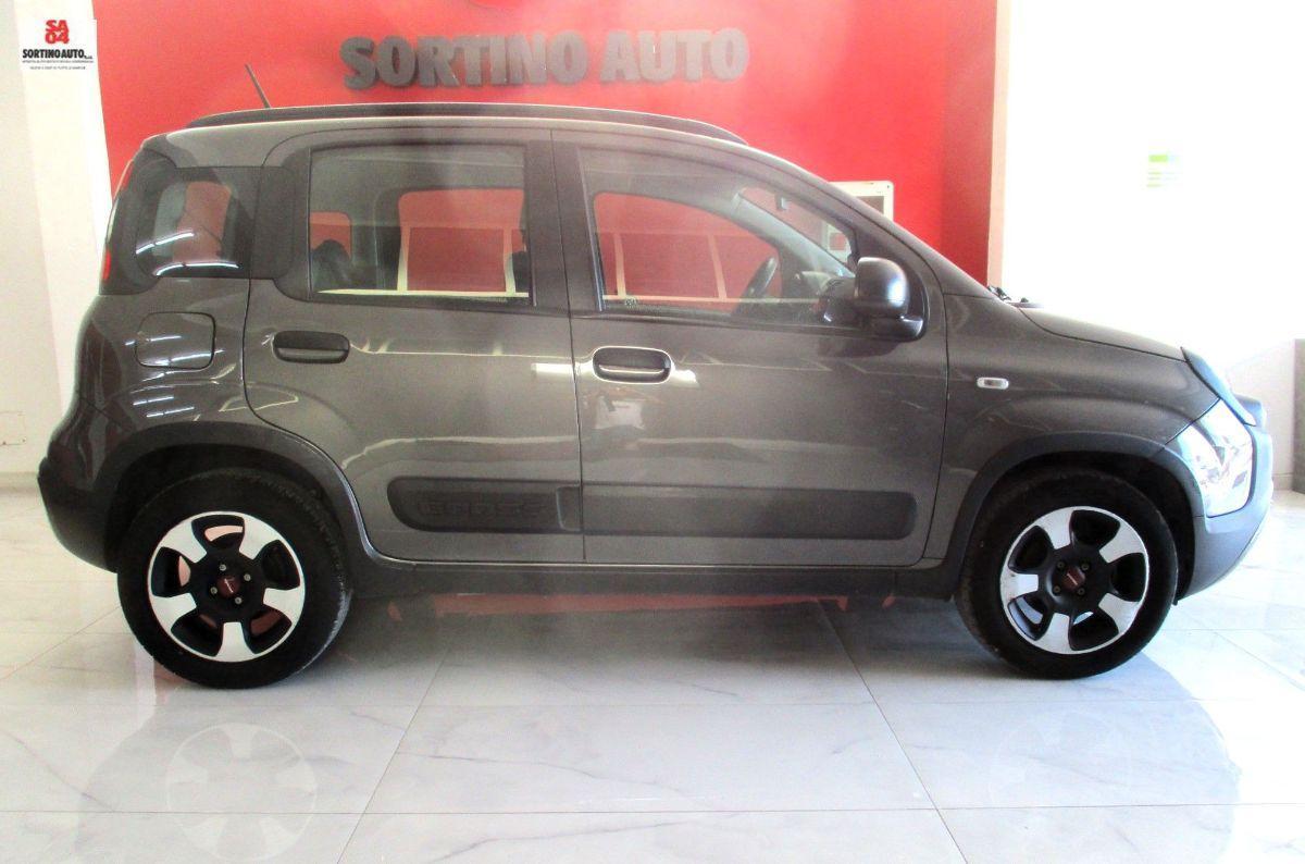 FIAT Panda 1.0 S&S Hybrid City Cross-2020 KM38000
