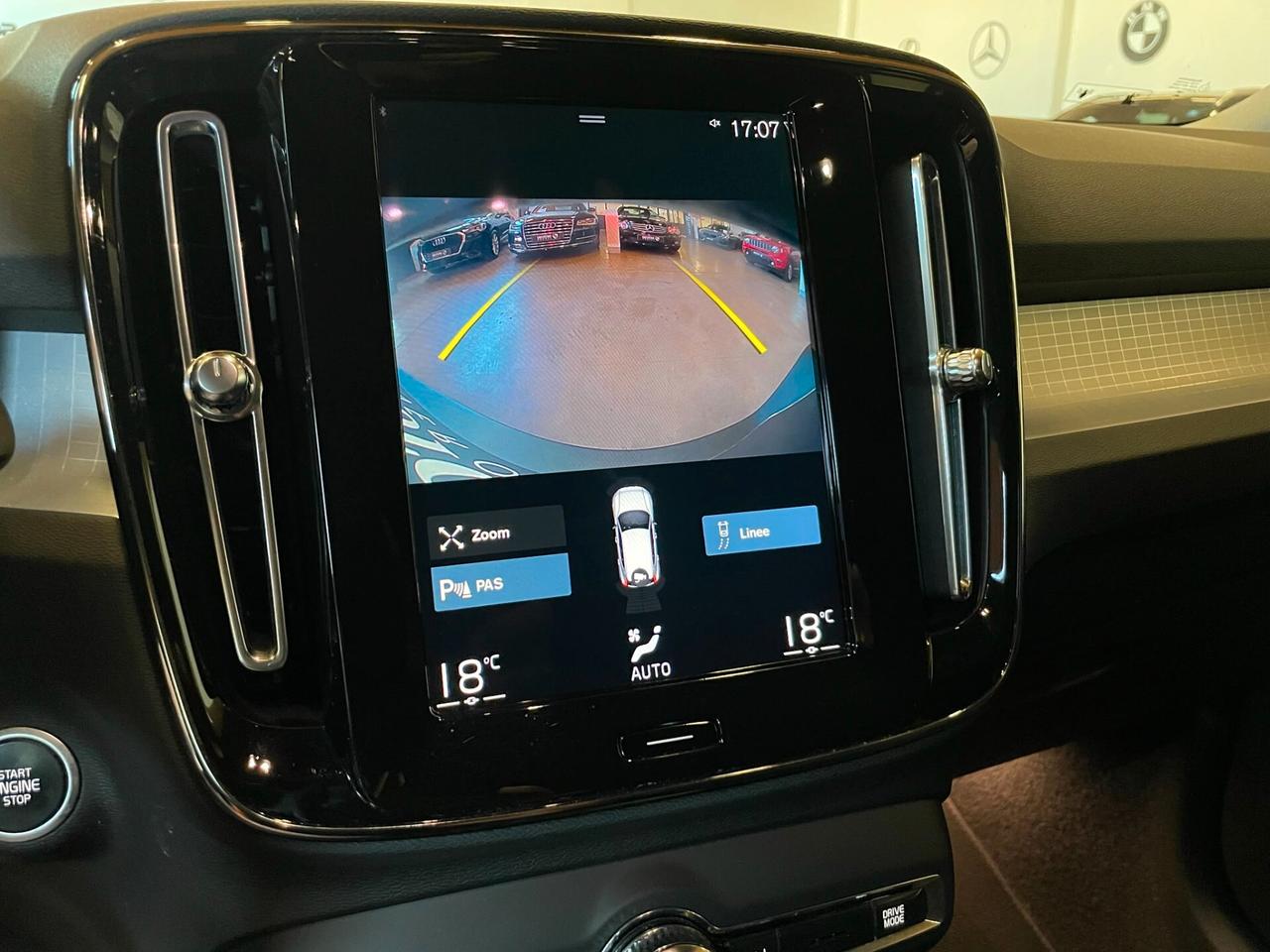 Volvo XC40 T2 Geartronic Momentum Core N1